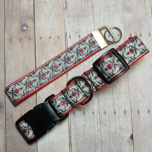 Black and red roses dog collar and key chain set