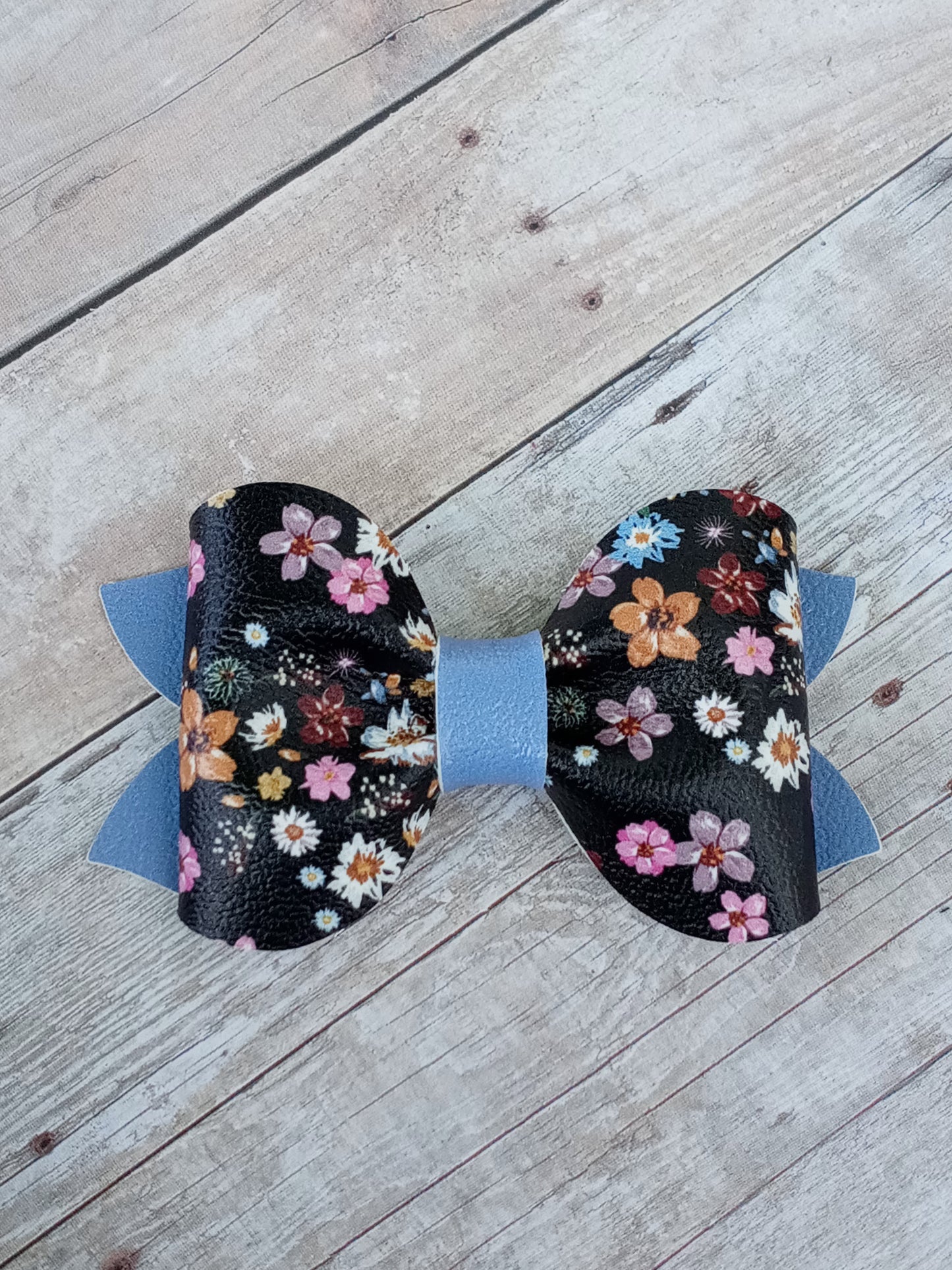 Navy hippie flowers 3.5" single layer pinch bow