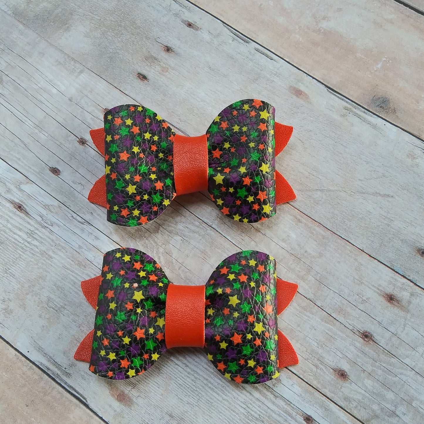 Orange, Green, Black, Yellowl 2.5" x 1" Mini single layer pinch bow